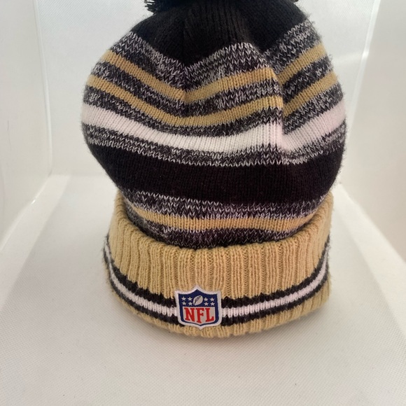 NFL  Saints Black and White Knitted Winter Hat with Pom-pom and Striped Pattern - Picture 2 of 2